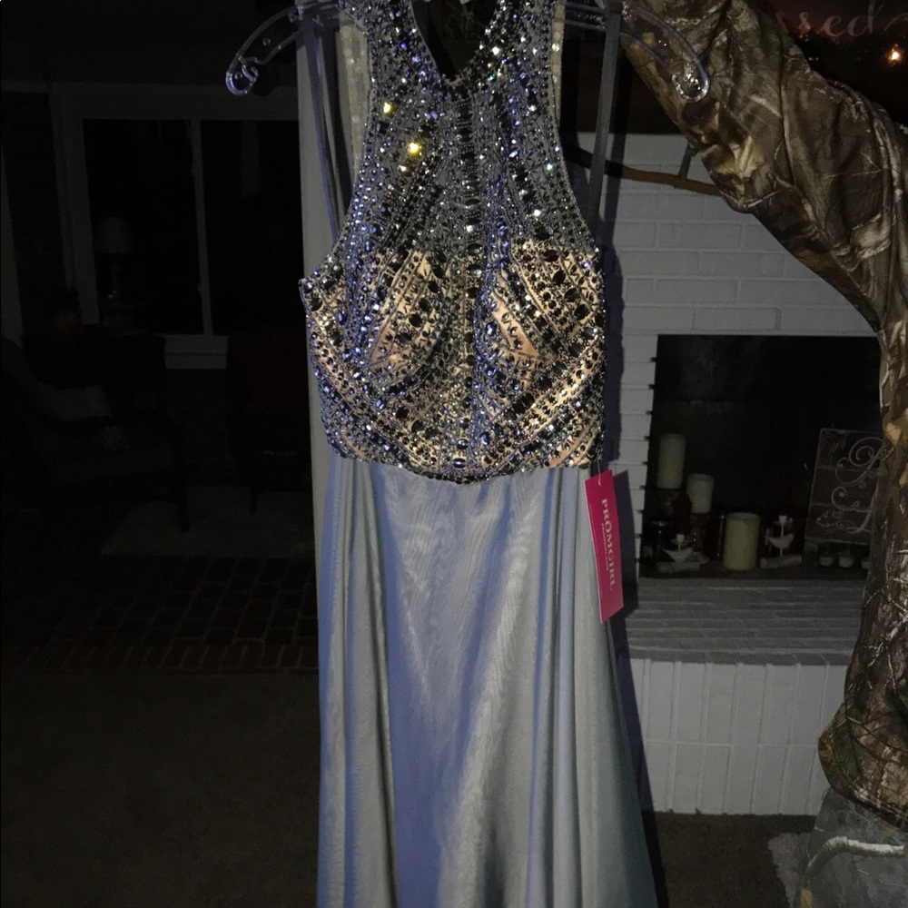 Never worn - Picture 2 of 2